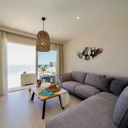 Tsimaras Villa *